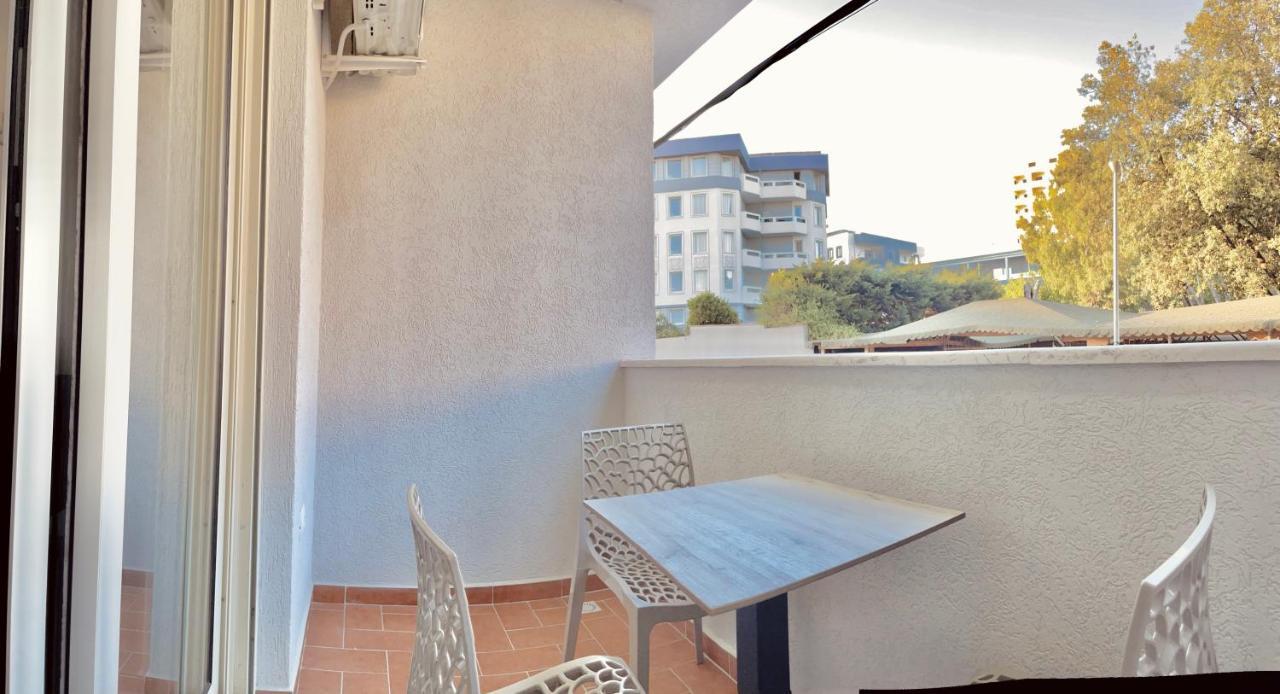 Flors Apartments دراس المظهر الخارجي الصورة